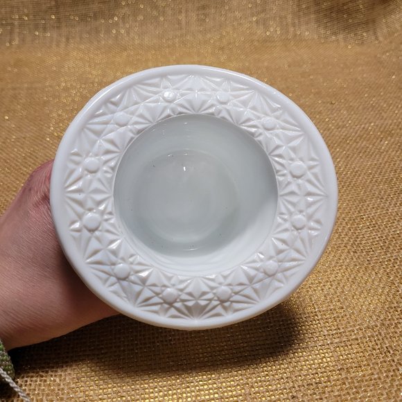 Vintage Fenton White Milk Glass Top Hat - Picture 3 of 4